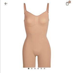 SKIMS SCULPTING BODYSUIT MID THIGH in ochre